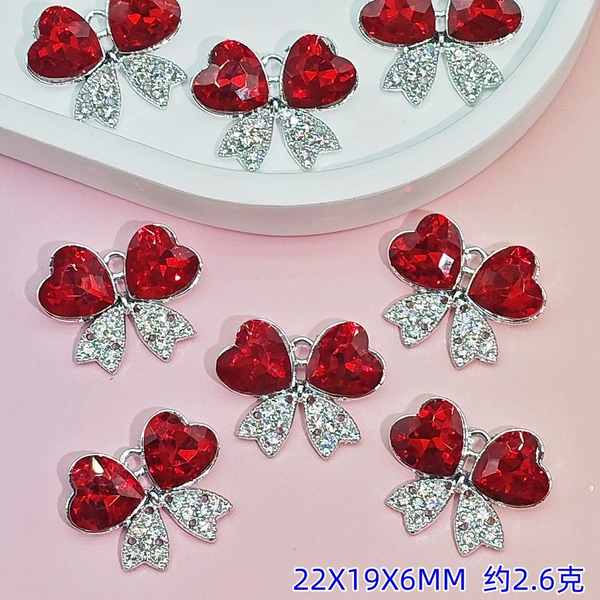 Red pendant with bow