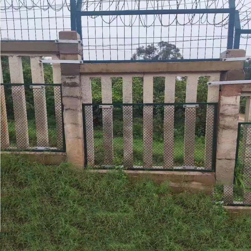 湖南益阳高铁水泥护栏铁路工程稳固支撑抵御震动冲击耐磨本地直发