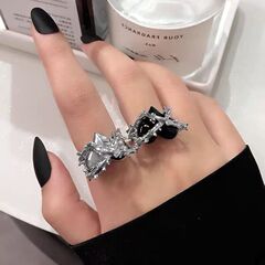 Niche design sense heart thorn peach heart Harajuku dark style ring, niche design cool style Ins trendy ring