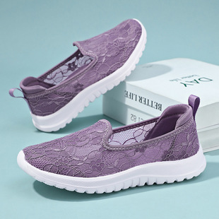 Summer New Women's Slip-On Lace Mesh Breathable Mother's Shoes Lightweight Soft Sole Non-Slip Walking Shoes for the Elderly
