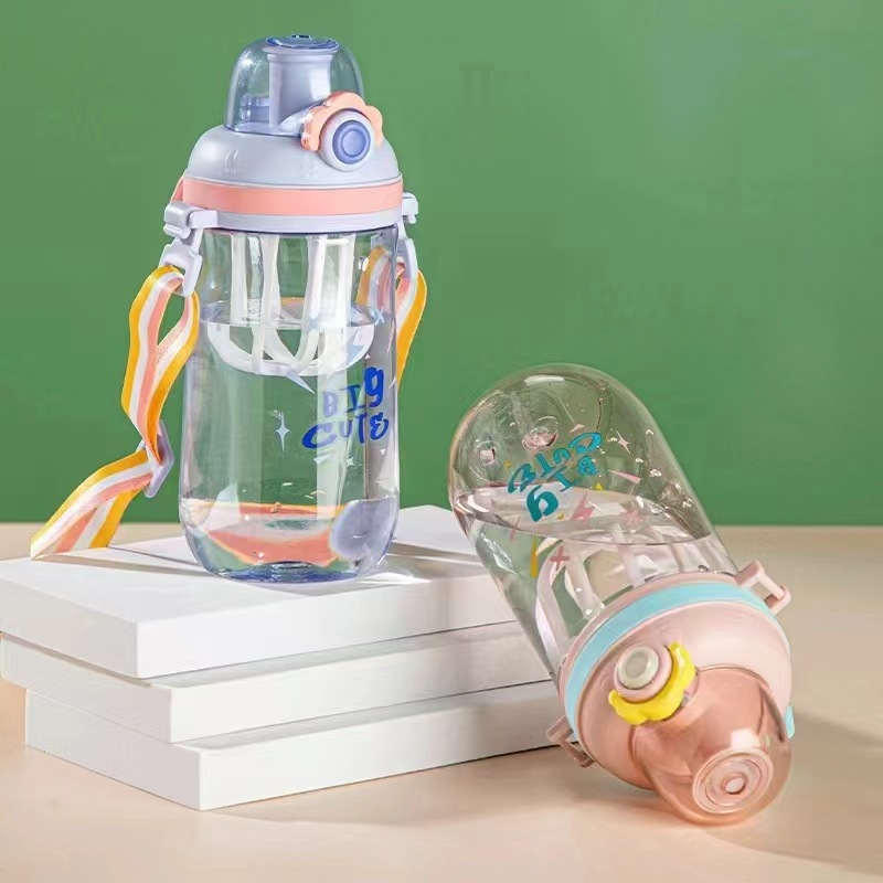 Shanghe nuevos productos tazas de plástico estudiantes tazas de plástico para niños correa de juguete al aire libre tazas de plástico transparentes tazas de agua de gran capacidad