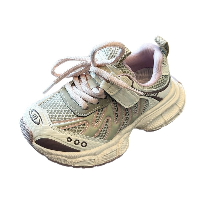 Zapatos casuales transpirables de malla de niñas 2026 verano nuevos zapatos deportivos de moda para niños con velcro de velcro