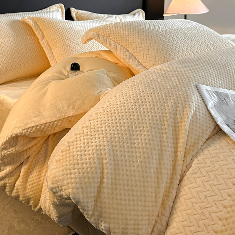 2025 nuevo invierno engrosado de coral terciopelo esculpido colcha de cama de terciopelo único conjunto de tres piezas