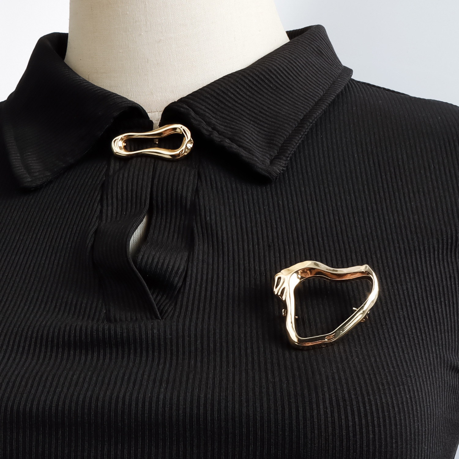 European And American Cross-Border Fashion Fresh Style Brooch Clothing Irregular Closure Personality Functional Pin_voghion.com