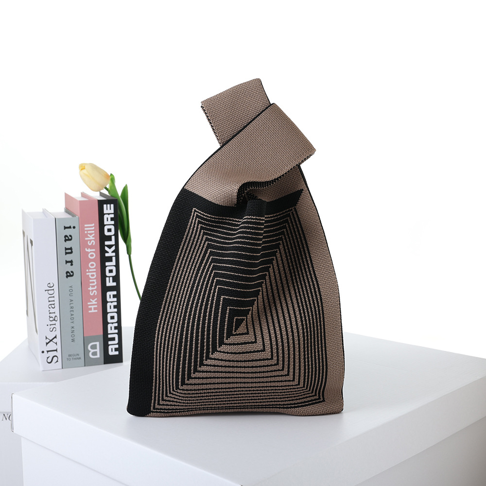 2024 Flying Weaving Bag Tote Bag Versión coreana del nuevo bolso de mano de moda Fabricante de bolsas de compras casuales de gran capacidad para estudiantes