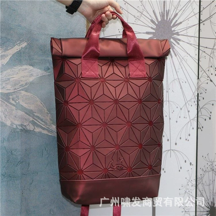 Capacious backpack with diamond pattern, sports bag for men and women, sports laptop