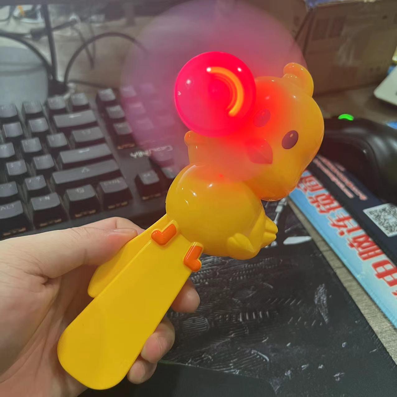Ventilador mini recargable con diseño de cerdito, silencioso, para oficina y estudiantes, suministro al por mayor