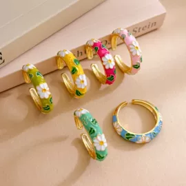 项链;戒指;手镯