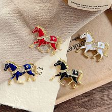 欧美新款个性合金珐琅滴油水钻生肖马胸针精致服饰女别针百搭配饰