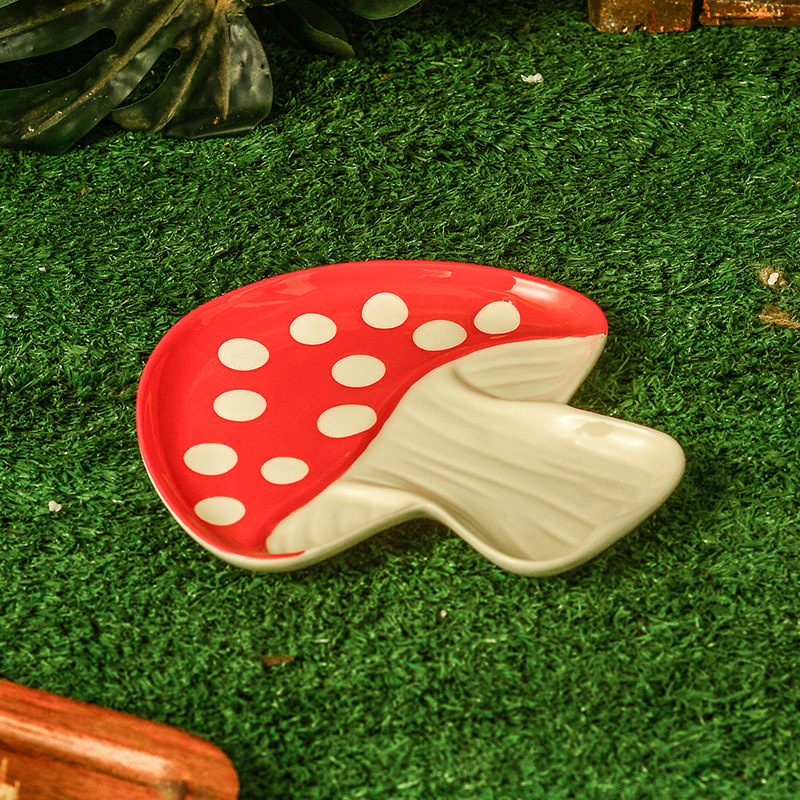 Corazón de una niña taza de hongos rojos cubierta encantadora cubierta de cubierta esmalte de color puede microondas taza de cerámica de alto valor para el hogar