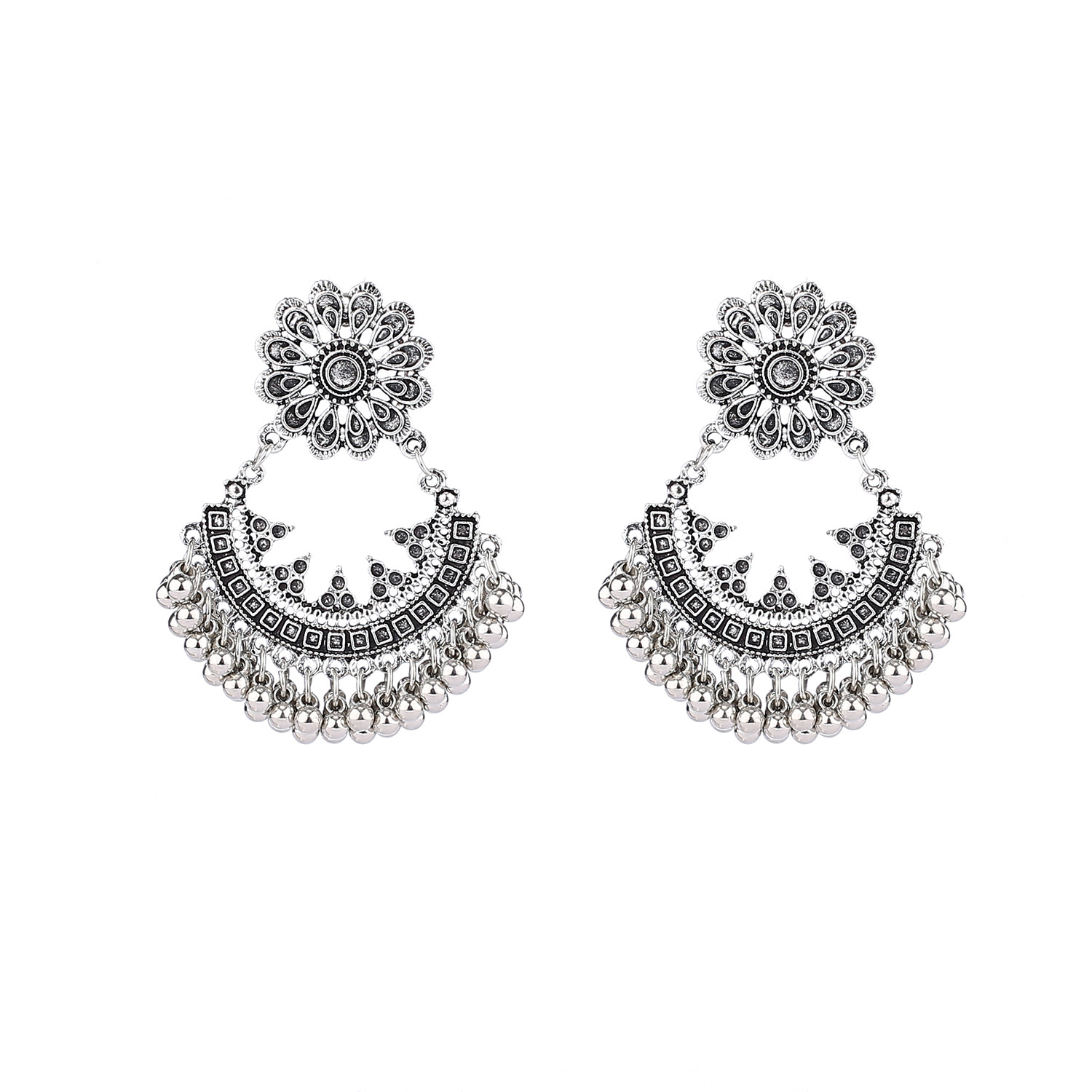 Exaggerated Palace Style Alloy Fan-shaped Earrings Jewelry Niche Design Sense Travel Photo Gift Earrings