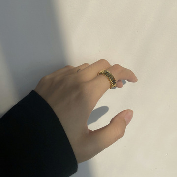 Koreanischer Ins-Nischendesign-Ring, minimalistischer, allgleiches, unregelmäßige Textur, flache Linienöffnung, verstellbarer Ringhersteller_voghion.com