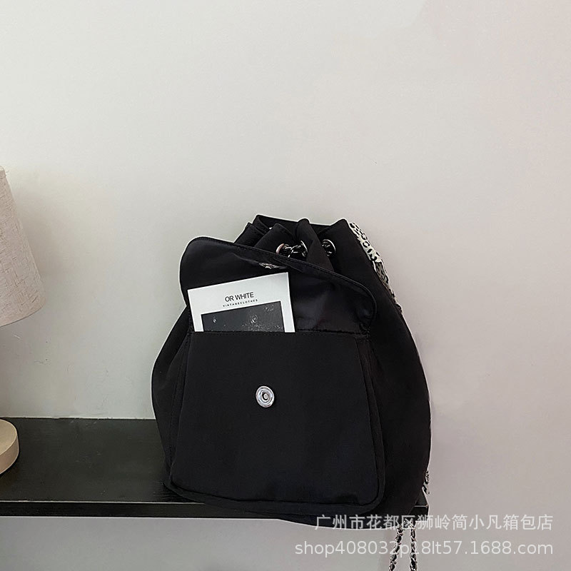 8748链条双肩包(1)1 (4).jpg