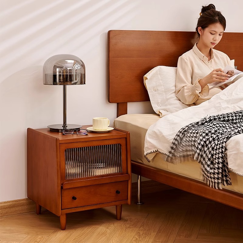 Mesita de noche de madera maciza retro, armario de almacenamiento simple para dormitorio, armario de almacenamiento pequeño de mediana edad para el hogar, armario de almacenamiento junto a la cama