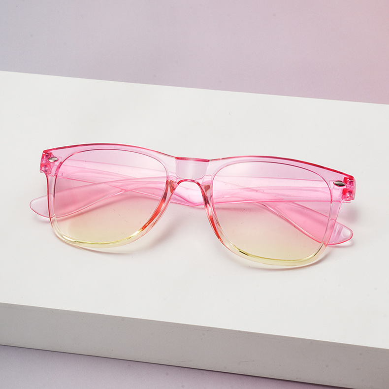 Gafas de sol retro de moda 2025, estilo caramelo con clavos de sombrilla de arroz, venta al por mayor directa de fábrica