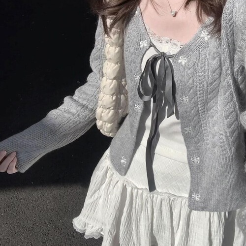 Korean chic suit for women in autumn wear a complete set of lace twist knitted cardigan vest skirt three-piece set