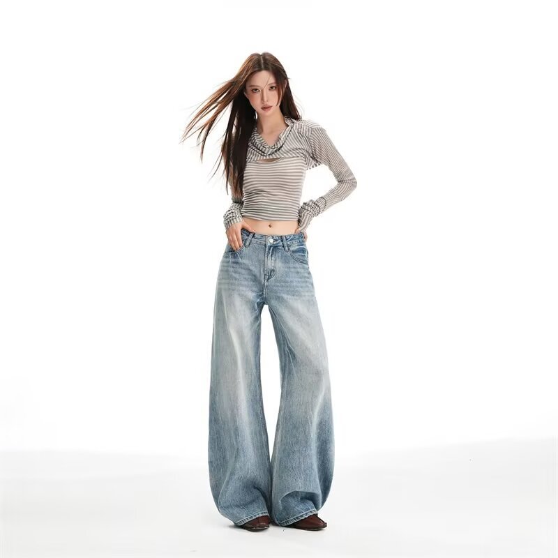 American-style light blue curved hem jeans for tall women, loose-fitting, slimming, floor-length, figure-flattering, straight-leg, wide-leg pants American-style light blue curved hem jeans for tall women, loose-fitting, slimming, floor-length, figure-flattering, straight-leg, wide-leg pants