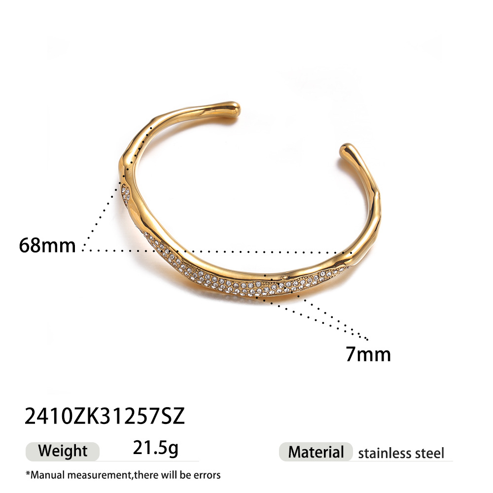 Alta Europa y América collar de acero inoxidable lujo ligero nicho oro 18k conjunto de joyería de tendencia plano acero titanio transfronterizo