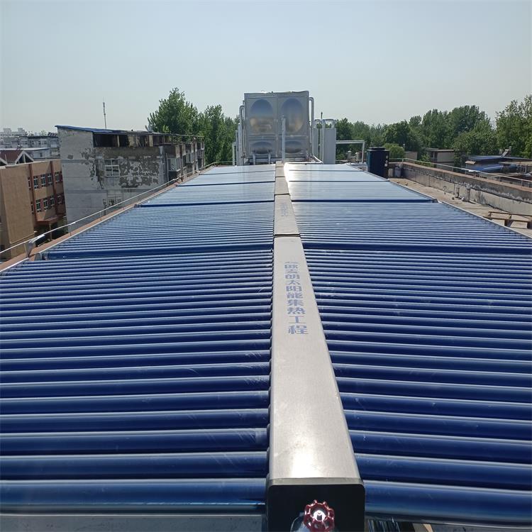 学校用太阳能集热器系统 闭式承压空气能热泵结合热水系统 欧麦朗