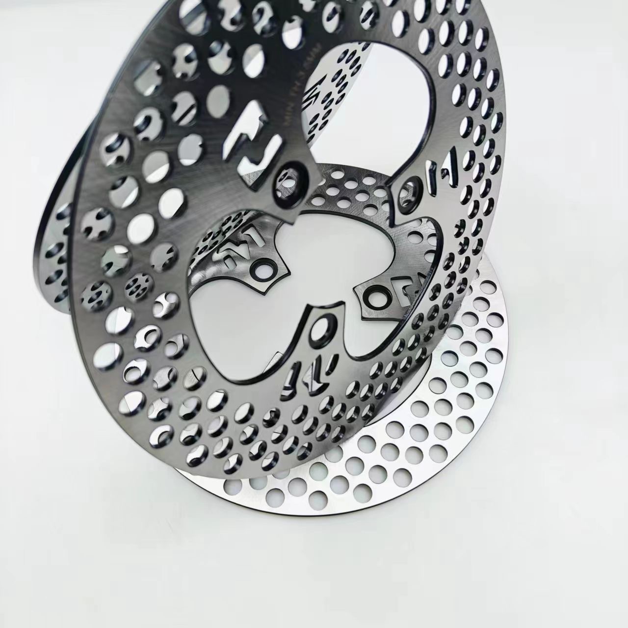 Xiaoniu Electric Vehicle Modified Front and Rear Disc Brake Fixed Disc Oversized Hole Oversized Aircraft Sound Quenched Forged Steel Laser Cutting