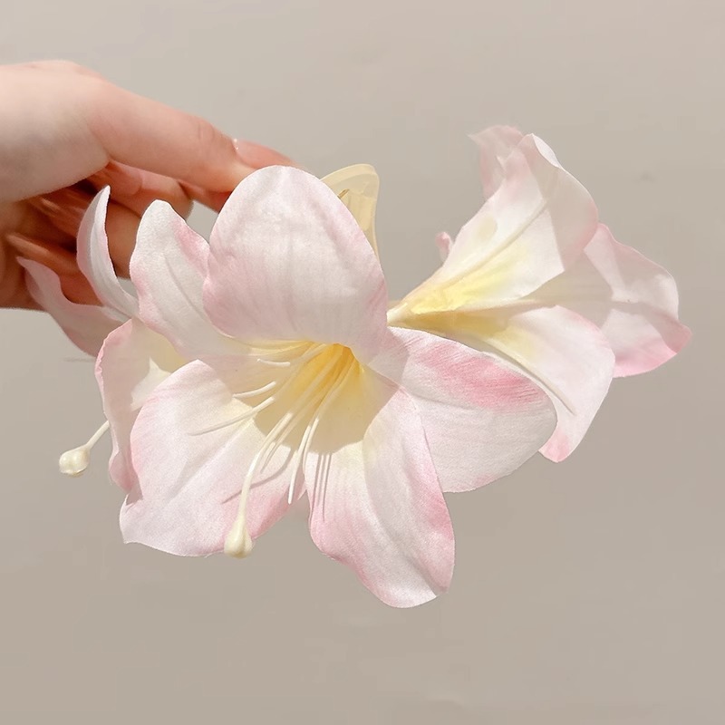 Fresco nicho clip para el cabello femenino super hermoso estereoscópico lirio clip de agarre de flores son un lado suave y dulce clip de pescado