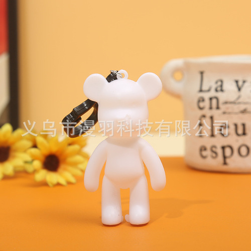 Fluid violent bear handmade diy keychain fluid bear keychain white embryo manufacturer wholesale night market stall hot sale