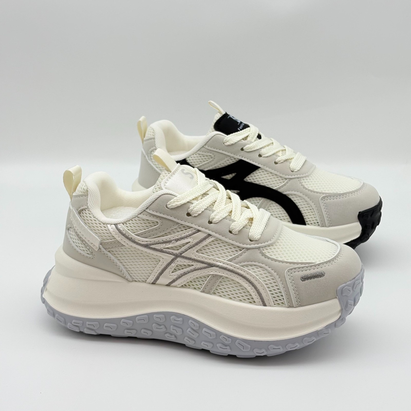 Pequeño zapato de suela gruesa para mujeres 2026 primavera y verano nuevo estilo de moda casual versátil ligero zapato de suela gruesa para mujeres zapatos image 1