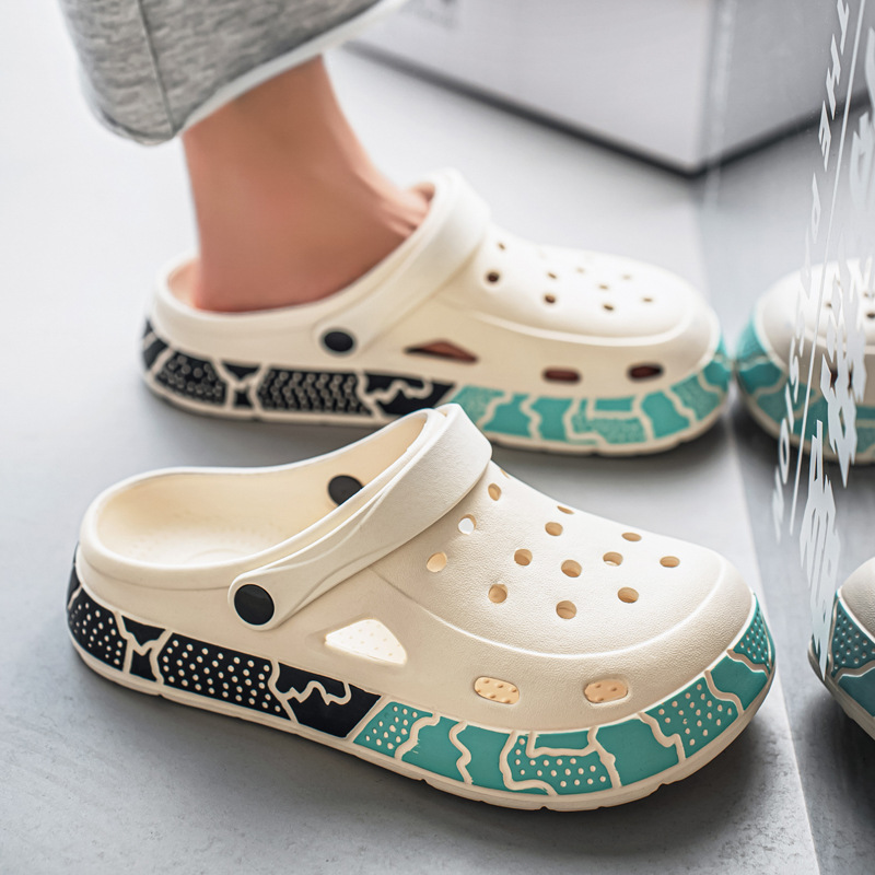 Pantuflas, ropa exterior de marca de moda de verano para hombres, sandalias de oficina de dos desgaste, suela suave, antideslizante y desodorante, zapatos de 45 agujeros de gran tamaño