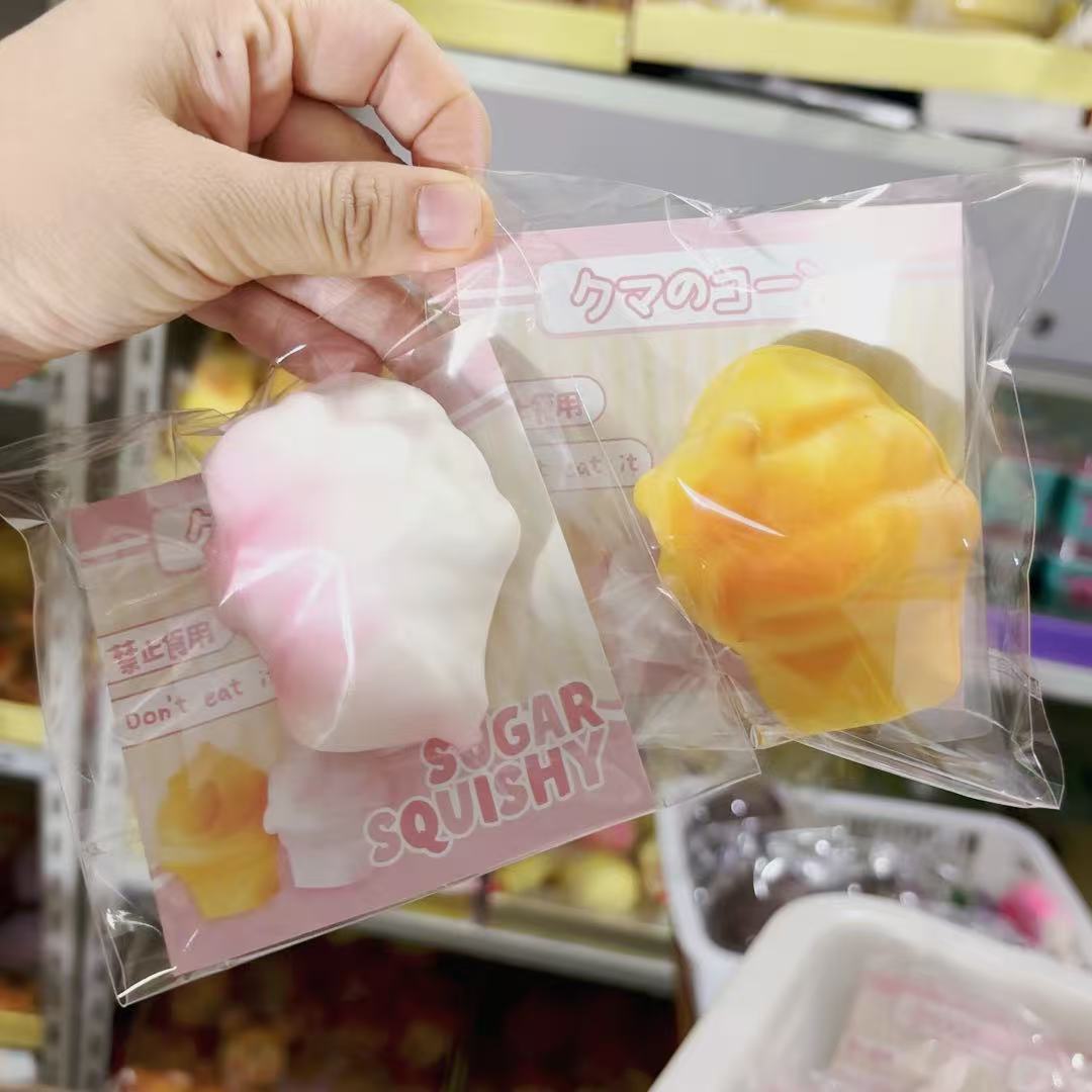 무작위 습식 소프트 아이스크림 느린 리바운드 1개