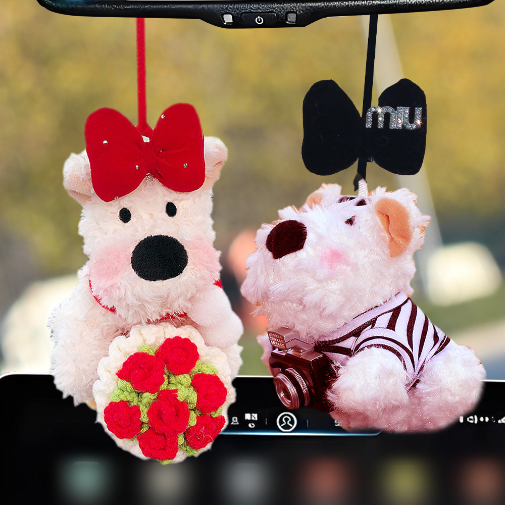 Colgante de automóvil West Highland Puppy 2025 nuevo espejo retrovisor de automóvil colgante muñeca de peluche muñeca sensación de alta calidad