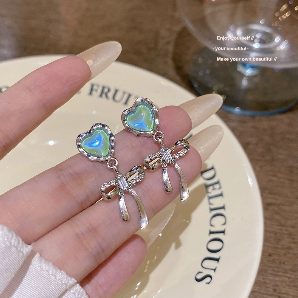 Серебряные серьги 925 пробы, жемчужные вставки, легкая роскошь европейский стиль, легкие