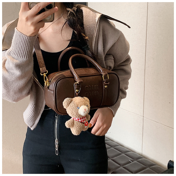 Cross-border hand-held bowling bag for women in autumn and winter 2025, new retro commuter pillow bag, large capacity crossbody bag undefined