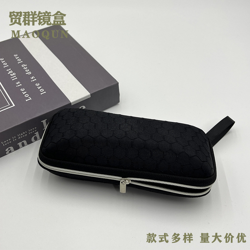 黒いファスナーのメガネケースEVAファスナーのサングラスの包装は軽くて携帯できます。