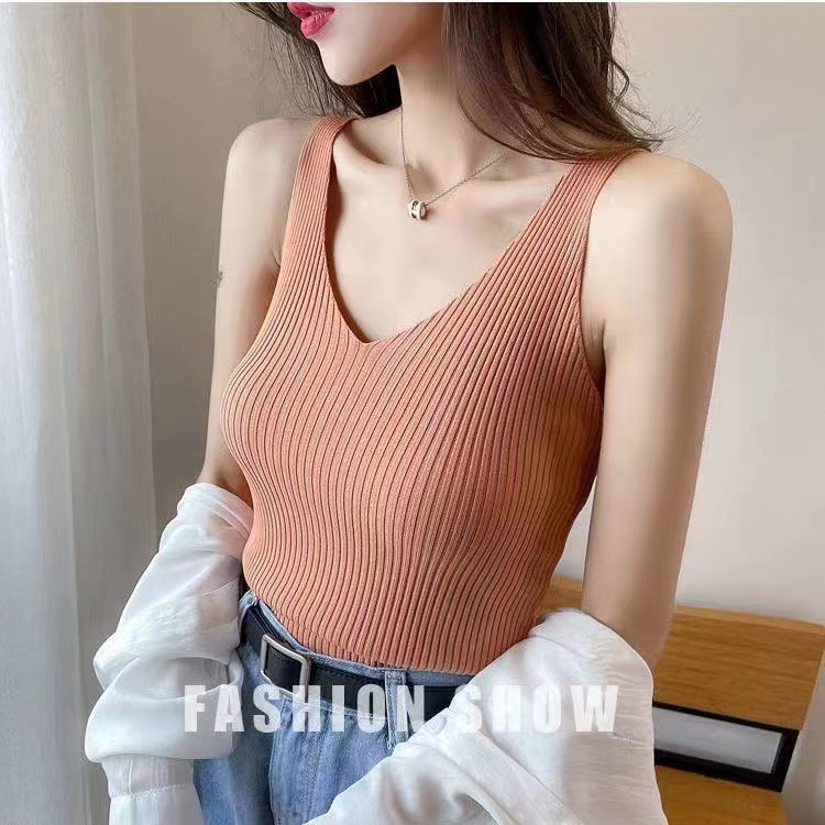 V Neck Neckline Wholesale Women's Casual Solid Color T-Shirts