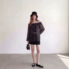 女式T恤;女式毛呢外套;连衣裙