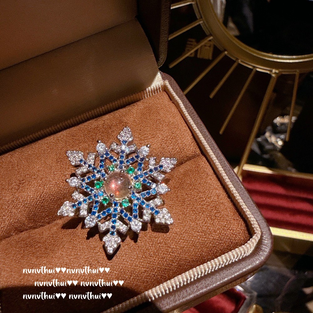 One size ring with zircon, 465 carat, moonstone, with snowflakes