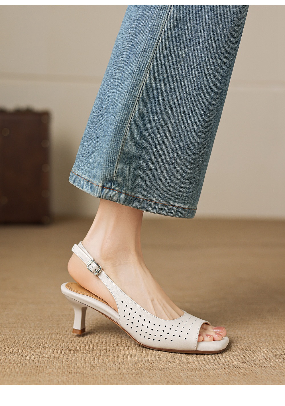 Sandal nữ đầu vuông hở ngón chân da bò thô gót thô cao — màu trắng ngà chi tiết 18
