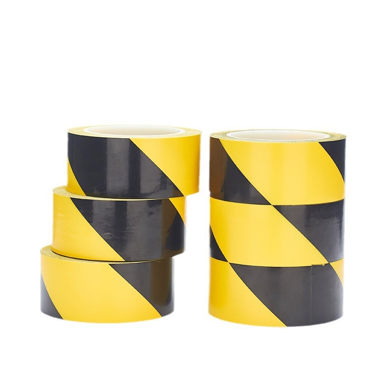 Papel adhesivo impermeable Advertencia cinta adhesiva Estacionamiento Posicionamiento del taller de pegamento de suelo Marcado de seguridad de alerta de puntos de referencia negros y amarillos