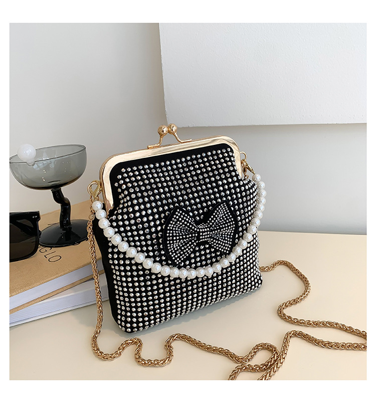 Women's Small Light Diamond Pu Leather Solid Color Bow Knot Vintage Style Clasp Frame Crossbody Bag display picture 6