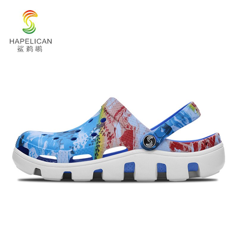 Sandals and Slippers 2022 Summer New Hole Shoes Men's Non-slip Soft Bottom Couple's Beach Shoes Men's Fashionable Outdoor Wear Slippers