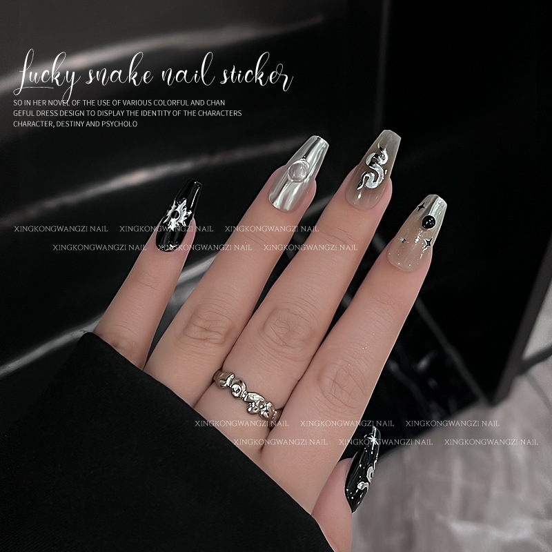 Hot Girl estampado de plata serpiente de uñas pegatinas nuevas serpientes negras y blancas atraen la fortuna luna DIY decoración de uñas pegatinas