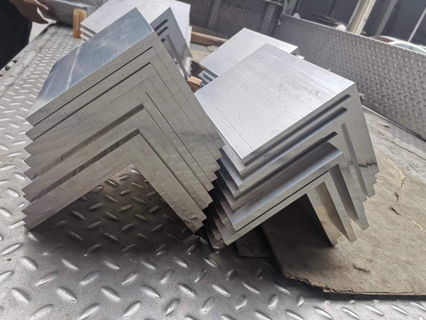 易切削 易铸 等边角钢角铁