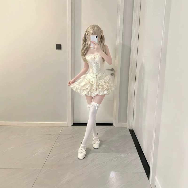 Bao Fei 26 New Summer Fashionable Date Outfit with Fishbone Design, Bowknot, Slim Fit Lace Camisole Top