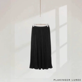 女式毛呢外套;女式衬衫;半身裙