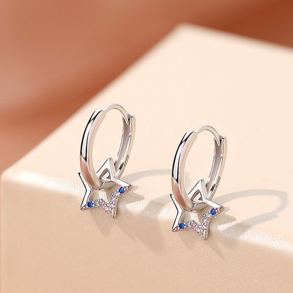 Fashionable universal design earrings with zircon