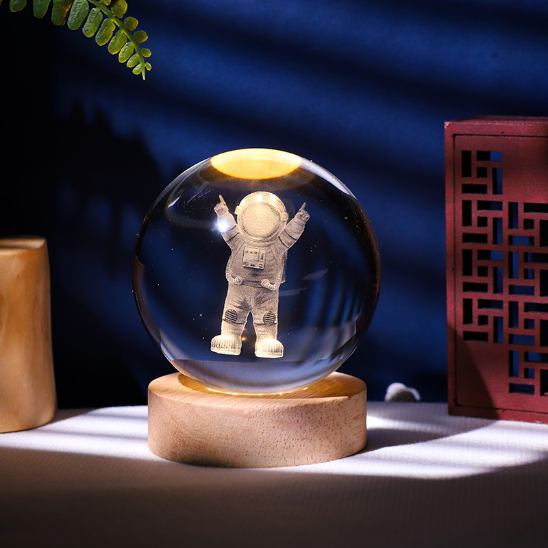Fabricante directo de lámpara de noche de cristal luminoso láser 3D tallado en base de madera sólida decoración de escritorio creativa pequeño regalo