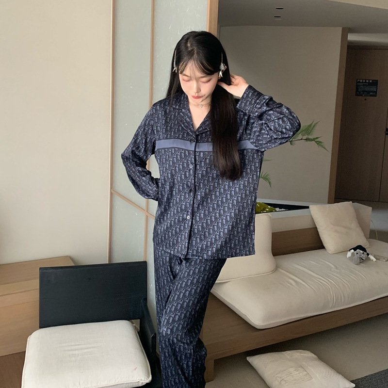 [Dai Lan D Home] 2025 New Ice Silk Pajamas for Women with High-Looking Design, Accessible Luxury Spring & Fall Long Sleeves That Can Be Worn Outside
