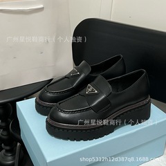 高定2025新款三角标经典乐福鞋英伦风圆头浅口粗跟一脚蹬小皮鞋女