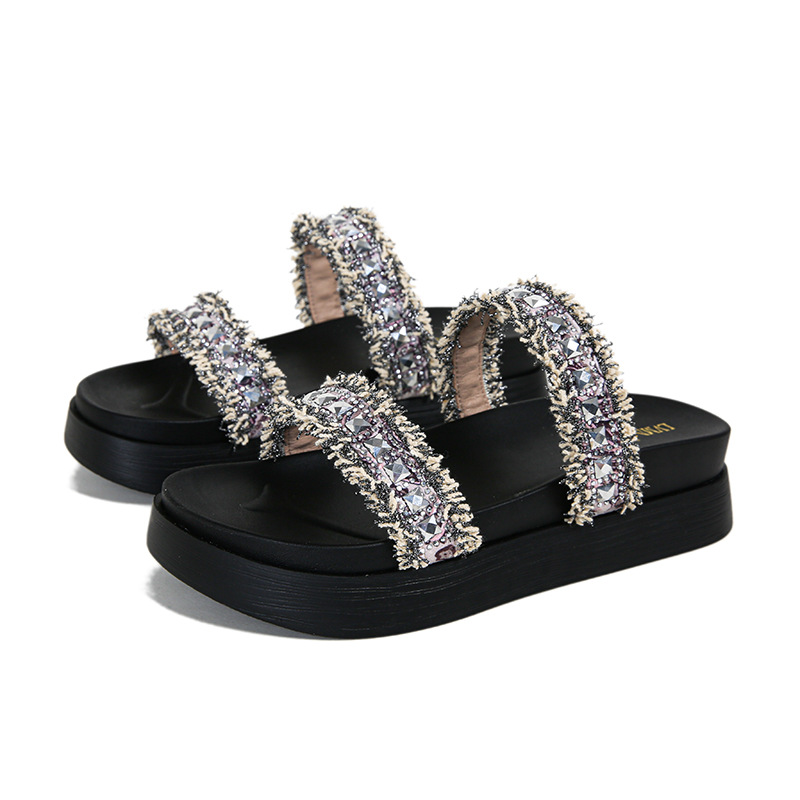 Thick soled slippers for women in summer, 2026 new style, stylish and cool, women's plus size slippers, women's 41-43 trendy