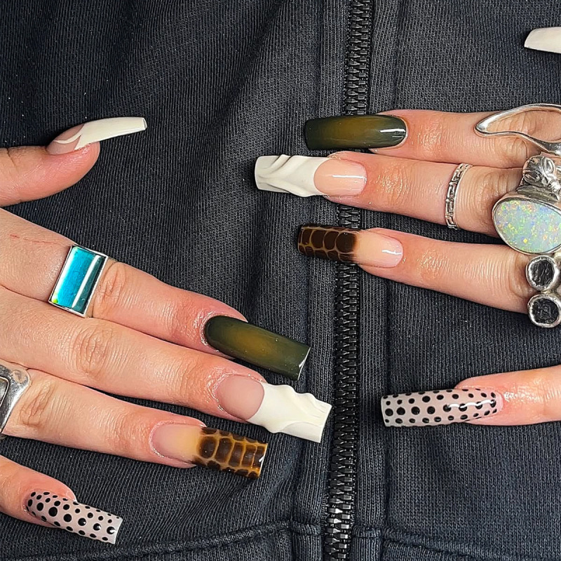 24 Pieces of Long Square 3D French-Style Fake Nails with Dot Gradient Design, Wearable and Removable Nail Tips 24 Pieces of Long Square 3D French-Style Fake Nails with Dot Gradient Design, Wearable and Removable Nail Tips
